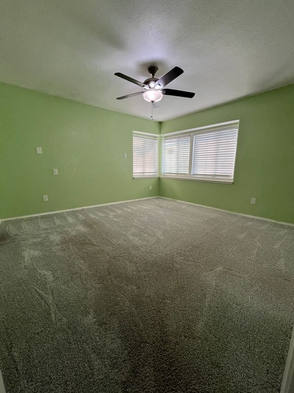 Building Photo - 12580 Fairoaks Ln