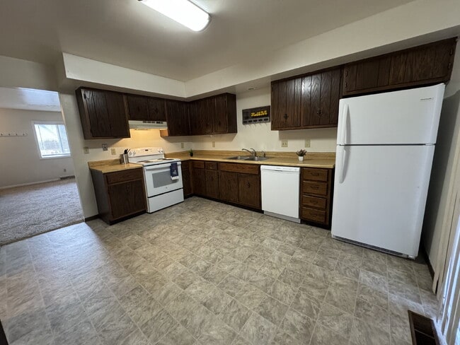 Building Photo - STOP SCROLLING — THIS TOWNHOUSE HAS IT ALL!