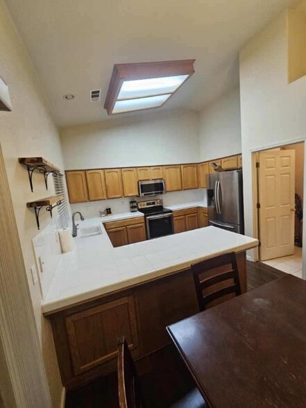 Building Photo - 1075 Sorrel Ave