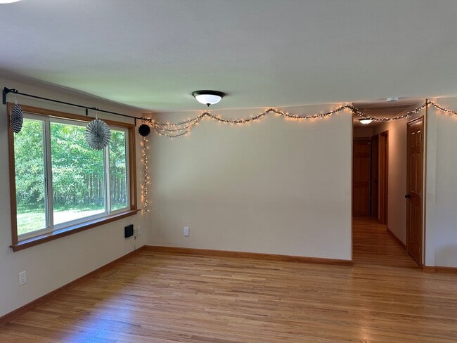Building Photo - Bellevue Home