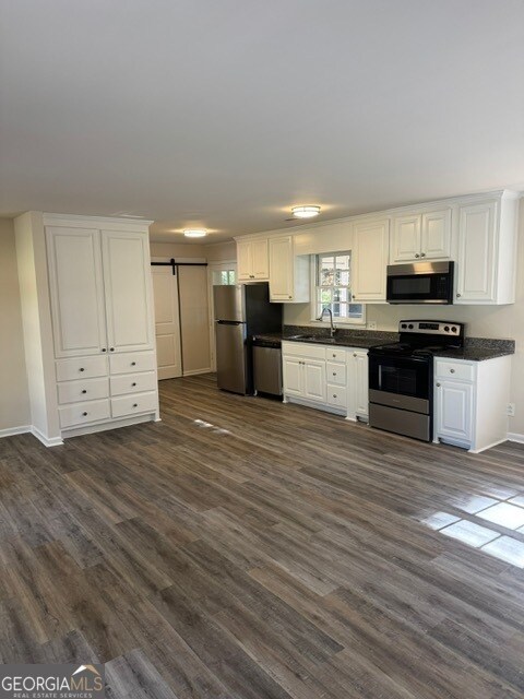 Building Photo - 3805 Hilldale Rd