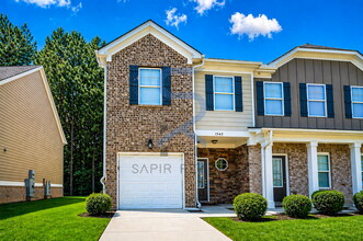 Building Photo - Modern Townhome Living – 3BR/3BA in The Gardens at Lovejoy