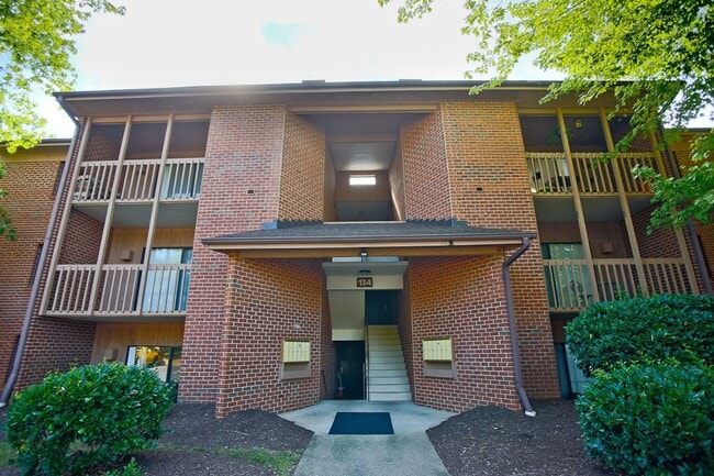 Building Photo - 134 Turtle Creek Rd #6