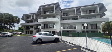 Building Photo - 8000 SW 81st Dr