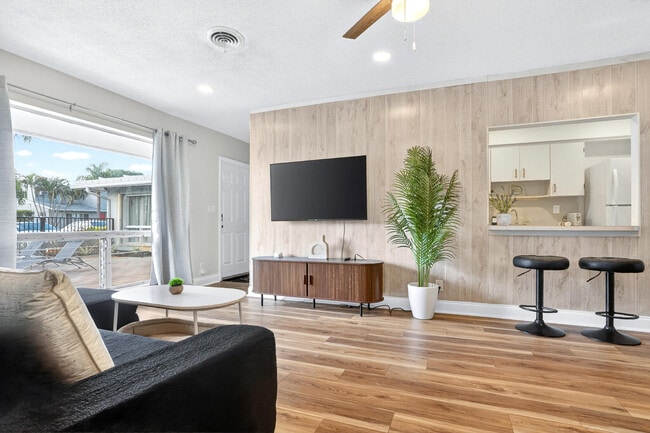 Building Photo - 1761 NE 55th St