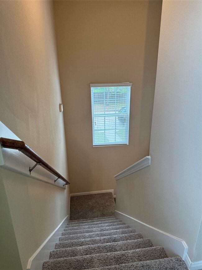 Building Photo - 8127 Almera Falls Dr