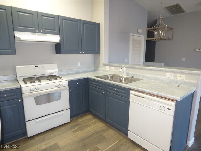 Building Photo - 9353 Leaping Deer Pl