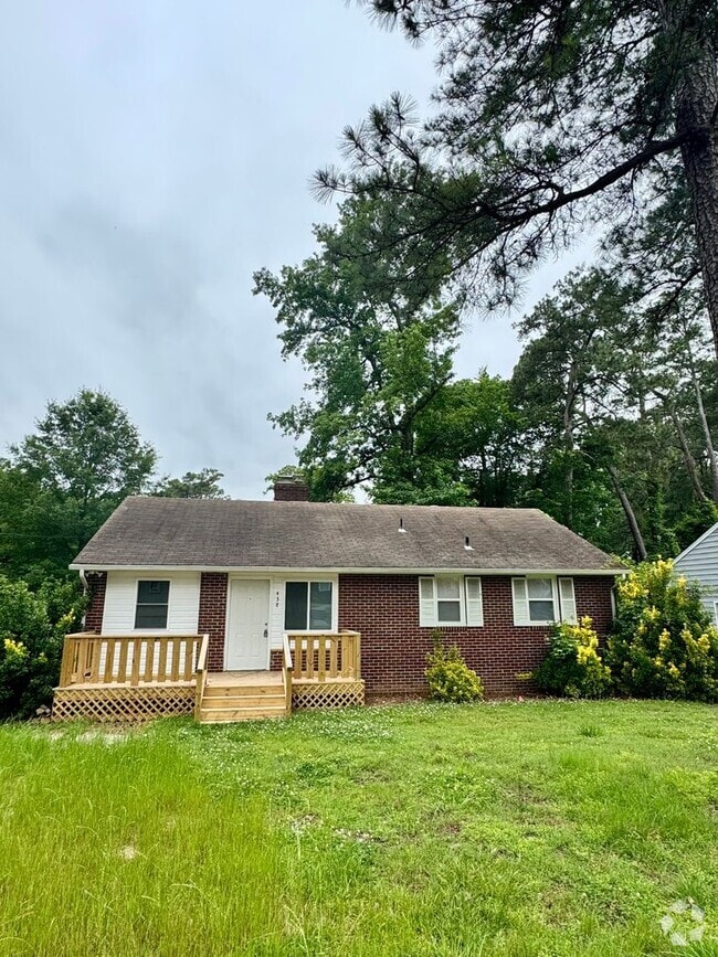 Building Photo - Cozy 4 bed 2 bath Rancher in Petersburg
