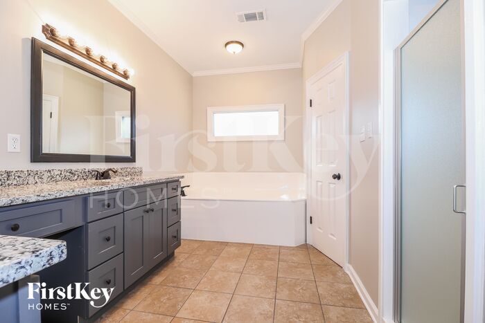 Building Photo - 2255 Hickory Path Dr
