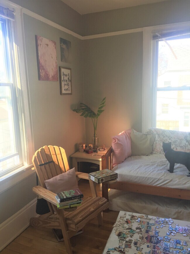 Building Photo - 919 E Clarke St