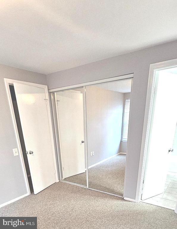 Building Photo - 700 Brandon Cir