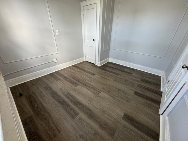 Building Photo - 21 Underwood St