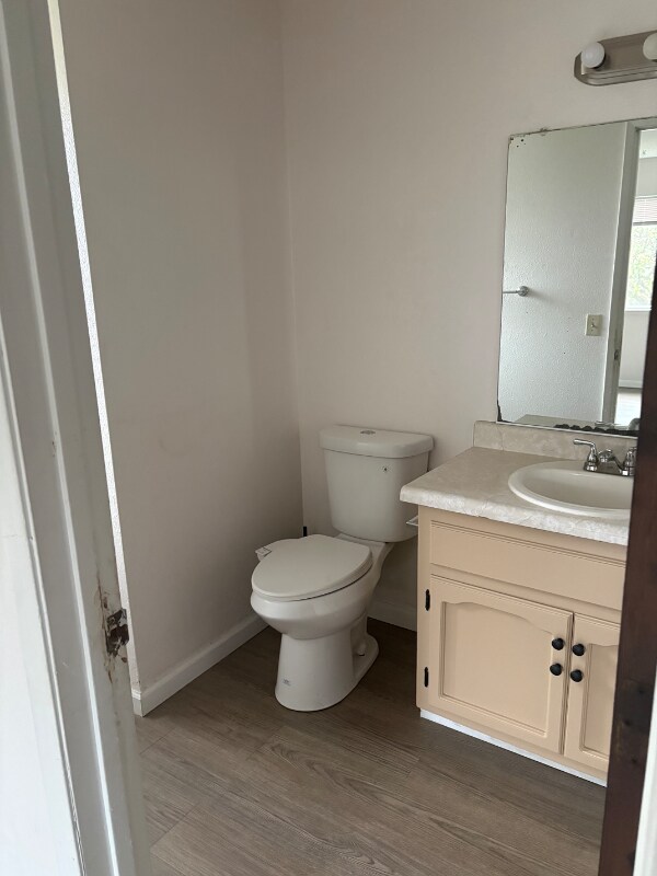 Building Photo - 1905 Roth Ct