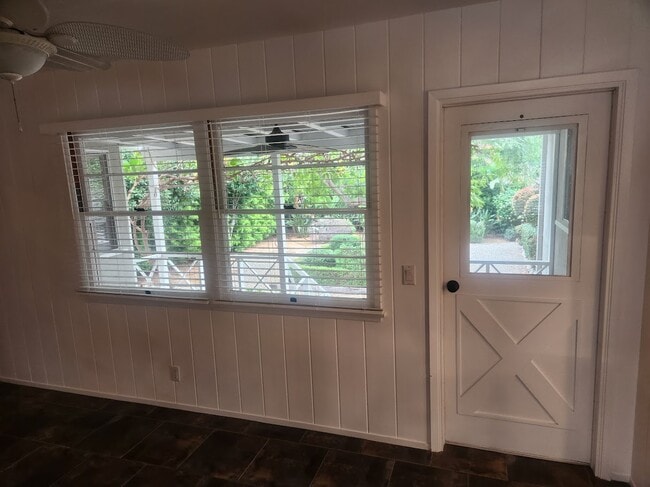 Building Photo - 522 Avalon Dr