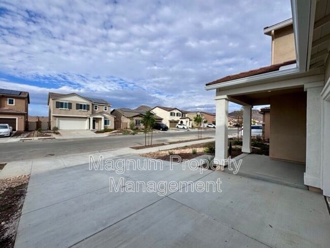 Building Photo - 31343 Autumn Blaze Dr