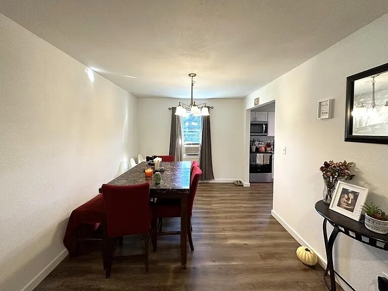 Building Photo - 2944 E Madison St