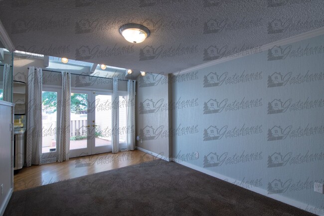 Building Photo - 3342 S Oneida Way
