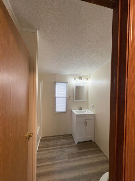 Building Photo - 45 Mantua Grove Rd