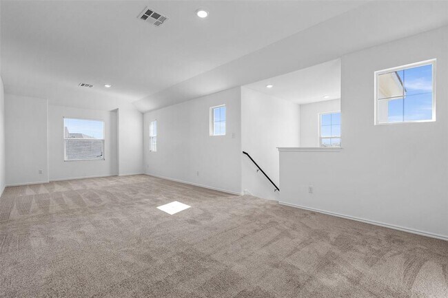 Building Photo - 105 Allegro Dr