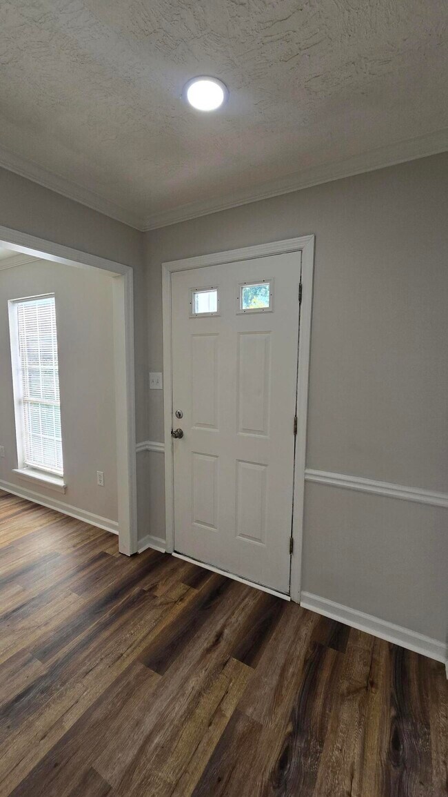 Building Photo - 123 Moss Creek Dr