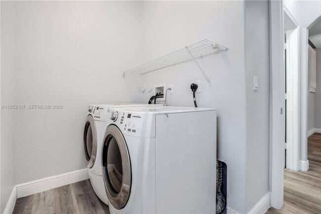 Building Photo - 2540 SW 85th Terrace