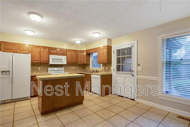 Building Photo - 405 Bannerman Pl