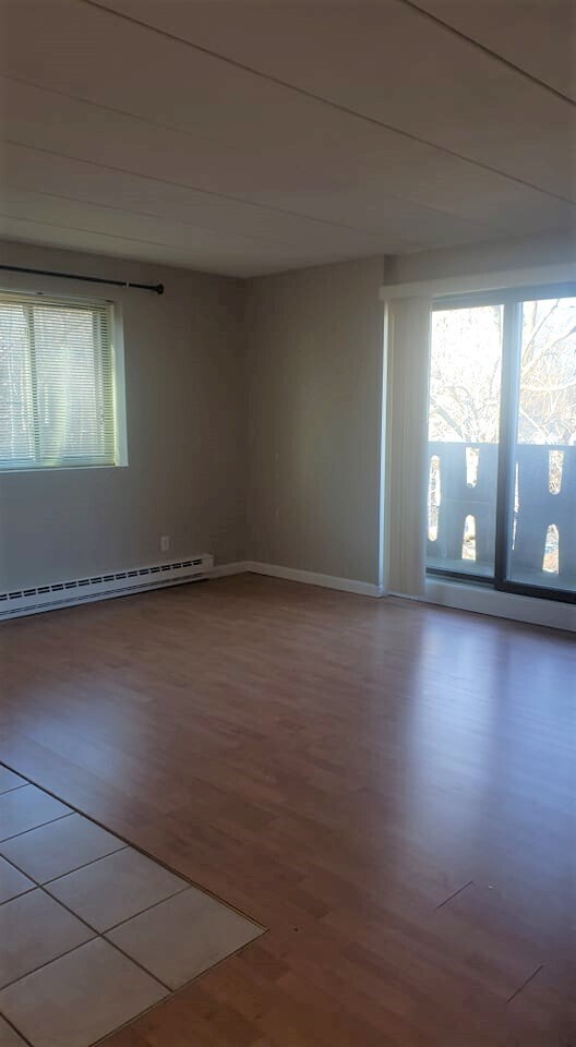 Building Photo - 10 Main St