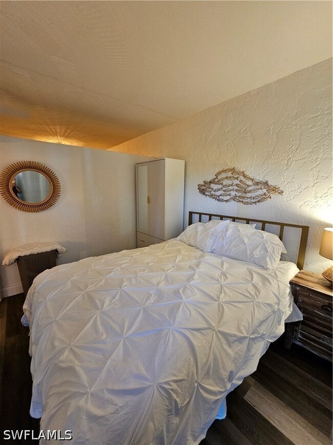 Building Photo - 828 Wiggins Pass Rd