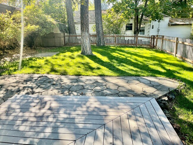 Building Photo - Charming South Hill Home