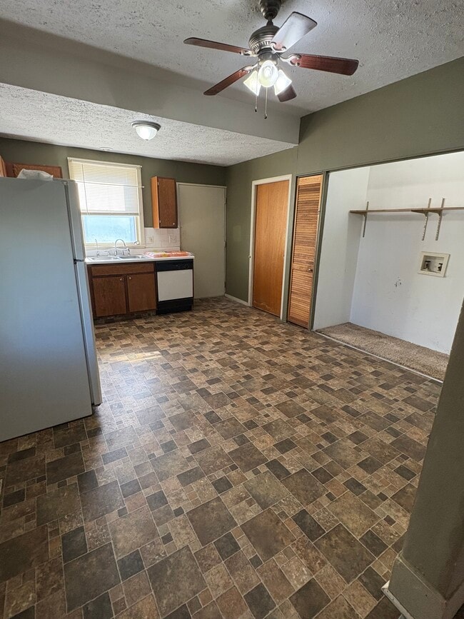 Building Photo - 918 Sherman St