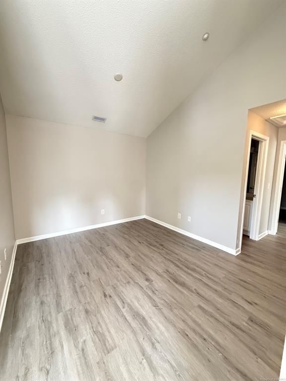 Building Photo - 1710 Duntrune Glen