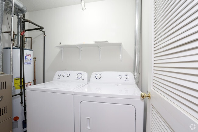 2 Bedroom 1 Bath - Laundry Room - Creekside Apartments