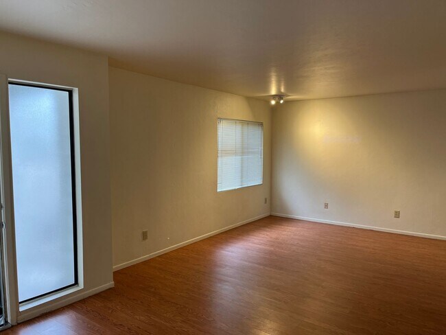 Building Photo - 6140 Antelope Villas Cir