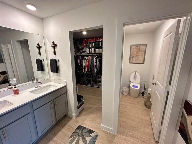 Building Photo - 9613 Oxbow Strap Dr