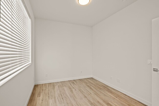 Building Photo - 49110 Cochran Dr