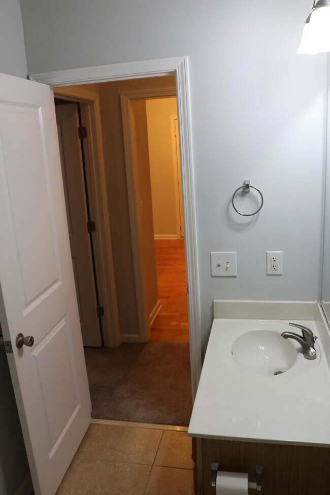 Building Photo - 1564 Walnut View Dr