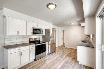 Building Photo - 4721 43rd Ave S