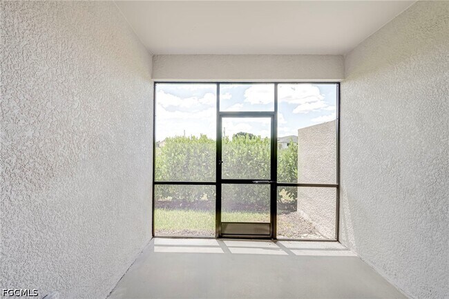 Building Photo - 20601 Hazelnut Ct