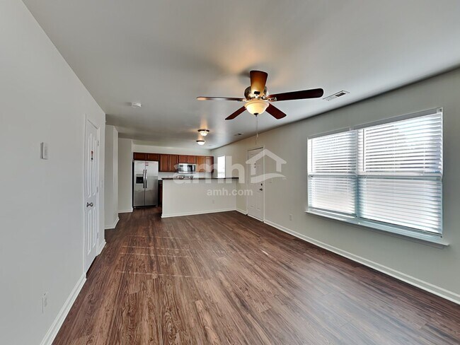 Building Photo - 4437 Esmeralda Dr