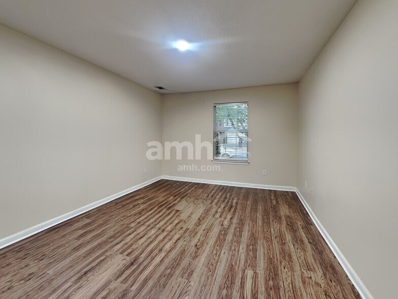 Building Photo - 536 Sydney Walk Ln