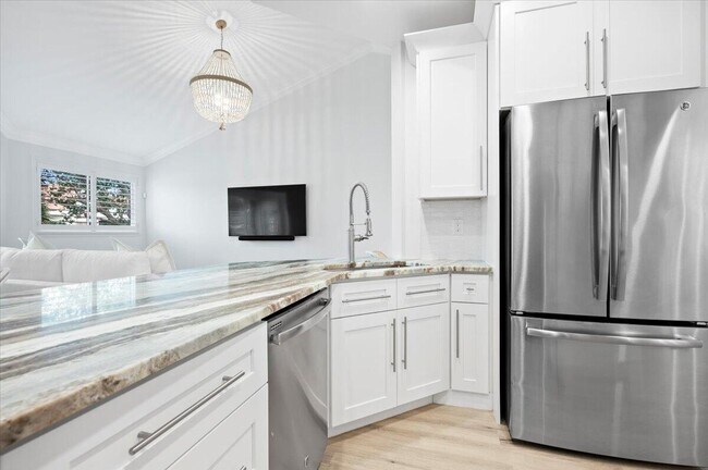 Building Photo - 402 Sea Oats Dr