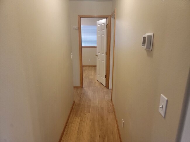 Building Photo - **Half off Full 1st Month's Rent** Great 3-bed Home In Spokane Valley