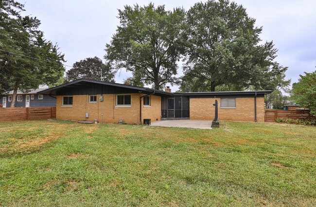 Building Photo - 1936 E Greenwood St