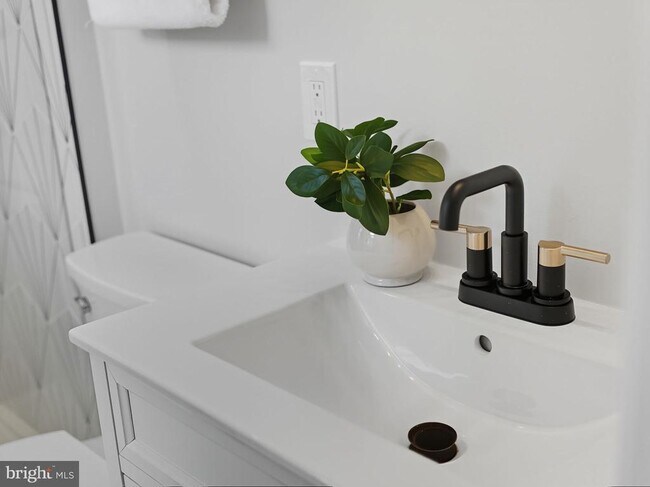 Building Photo - 4512 Sleaford Rd