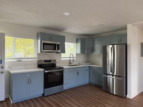 Building Photo - 3317 Catherine St