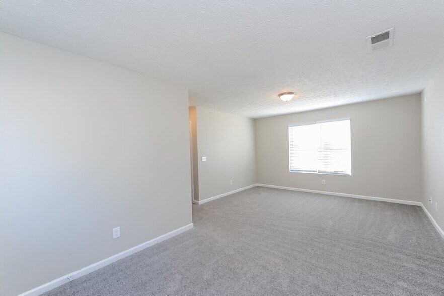 Building Photo - 4250 Viewpoint Ln