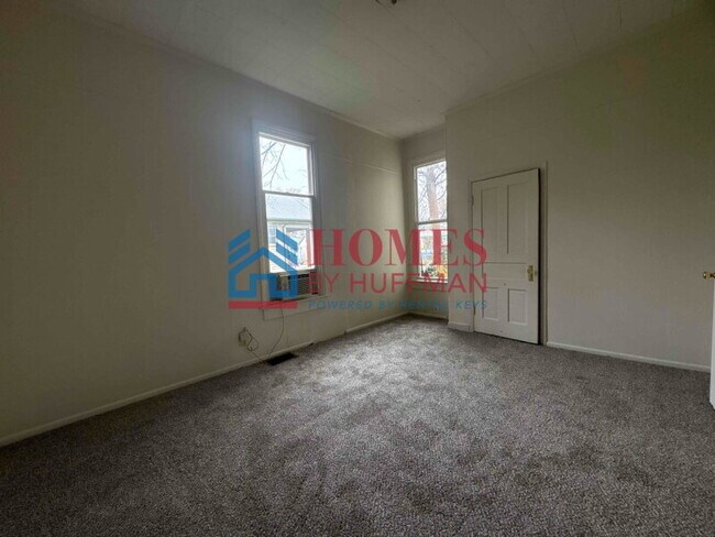 Building Photo - Three Bedroom House | Now Available