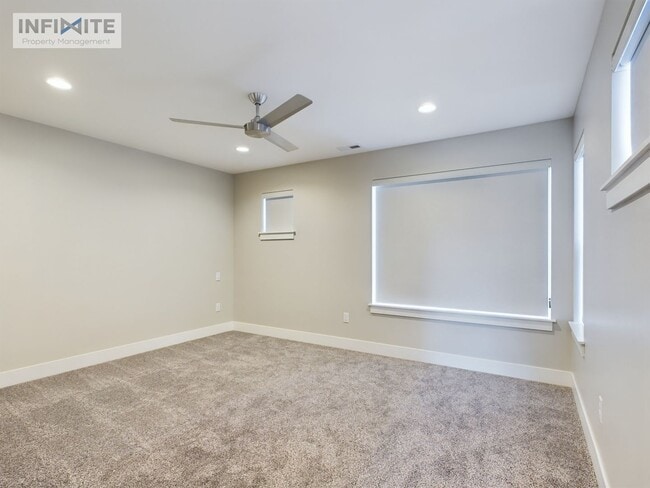 Building Photo - Bozeman Stunner!