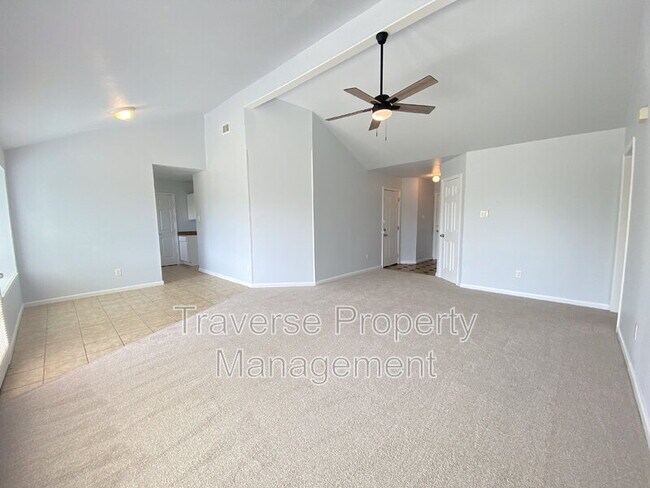 Building Photo - 2420 Springridge Dr