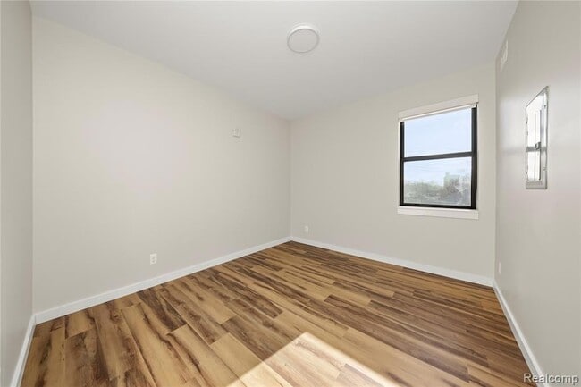 Building Photo - 16530 E Warren Ave